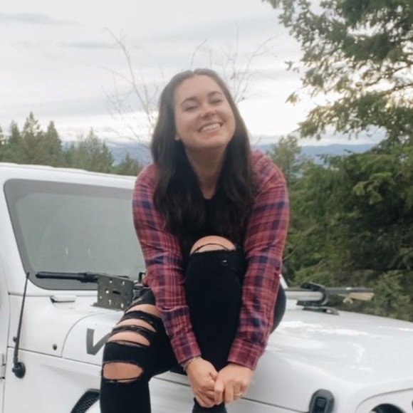 Meet your Posher, Alysha - Picture 1 of 1